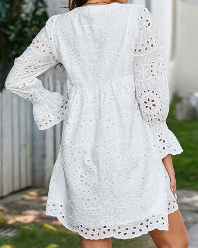 Liliane | Short Lace Dress with Timeless Charm