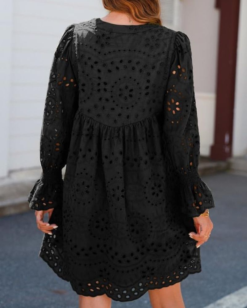 Liliane | Short Lace Dress with Timeless Charm