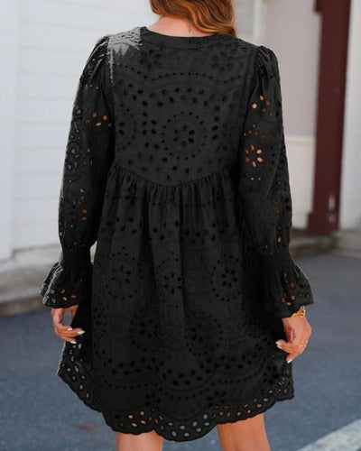 Liliane | Short Lace Dress with Timeless Charm