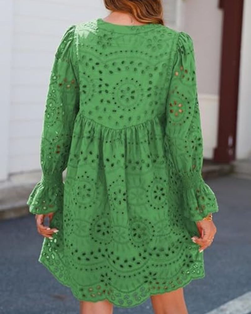 Liliane | Short Lace Dress with Timeless Charm