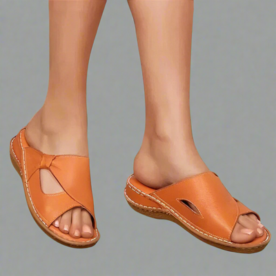 INES | LOW SANDAL WITH CONTRAST STITCHING