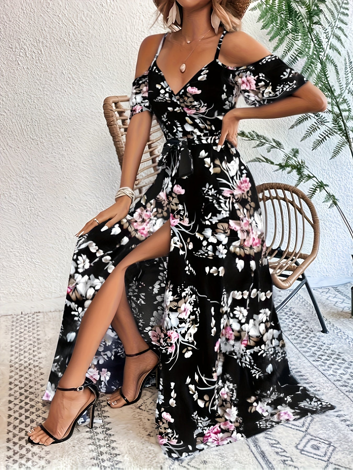 Isabella™ – Black Floral Maxi Dress