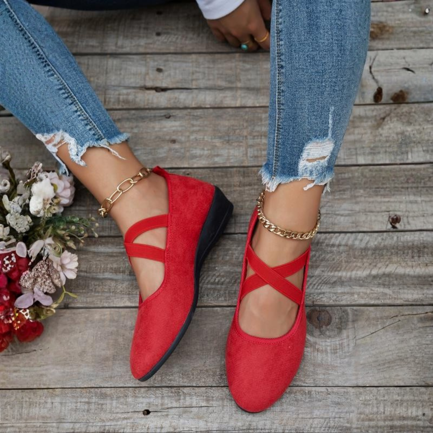 Lorie | The Chic Comfort Wedges