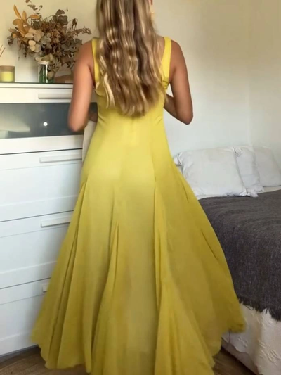 Elegant Long Dress with Square Neckline and Straps