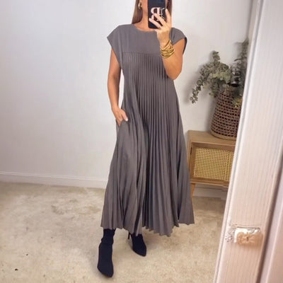 Justine | Elegant Pleated Maxi Dress