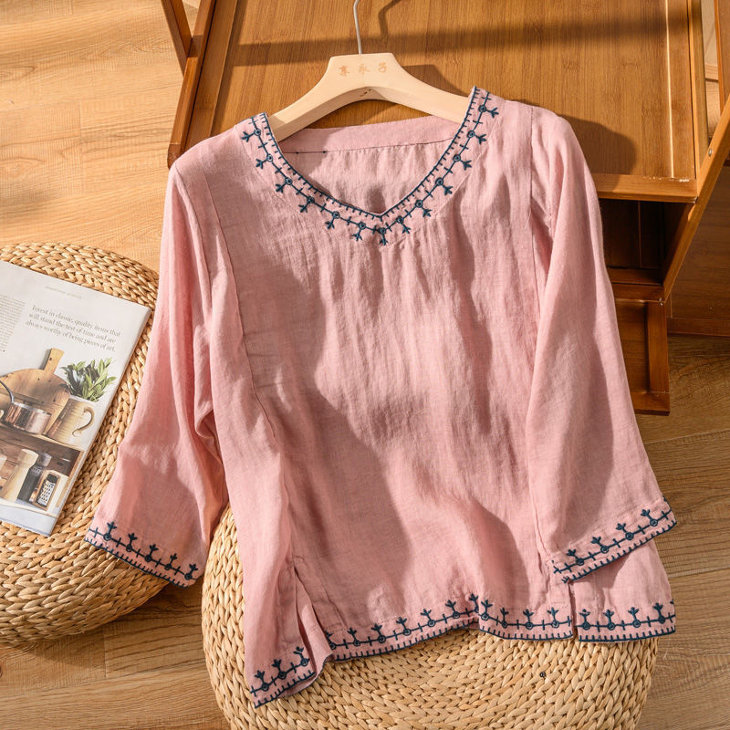 Nesta | Embroidered V-Neck Blouse