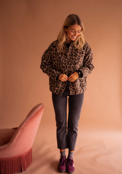 Leona™ | Leopard bomber jacket with stylish flair