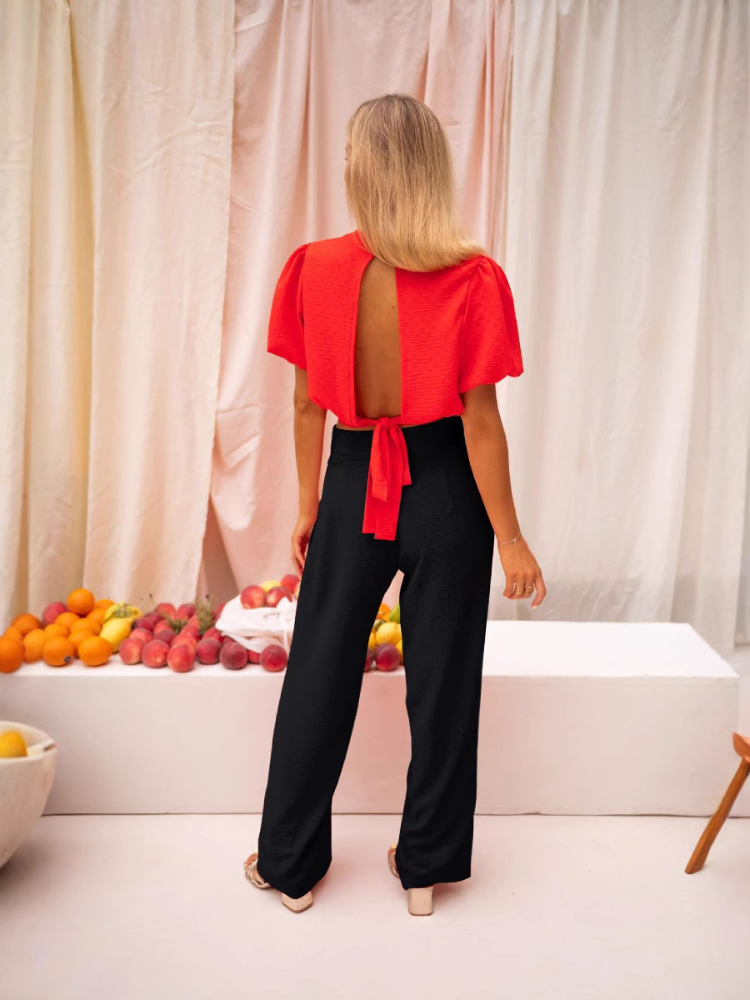 Lorena™ | Cropped blouse with striking flair