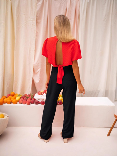 Lorena™ | Cropped blouse with striking flair