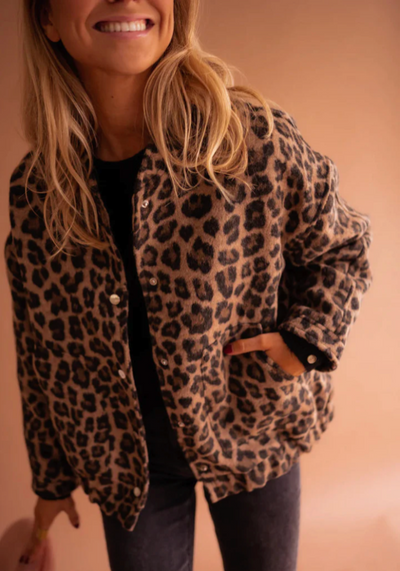 Leona™ | Leopard bomber jacket with stylish flair