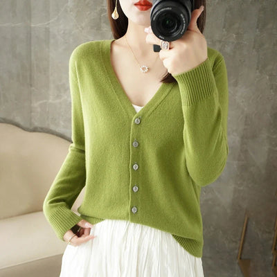 RAYNE | ELEGANT V-NECK CARDIGAN
