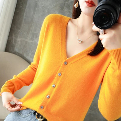 RAYNE | ELEGANT V-NECK CARDIGAN