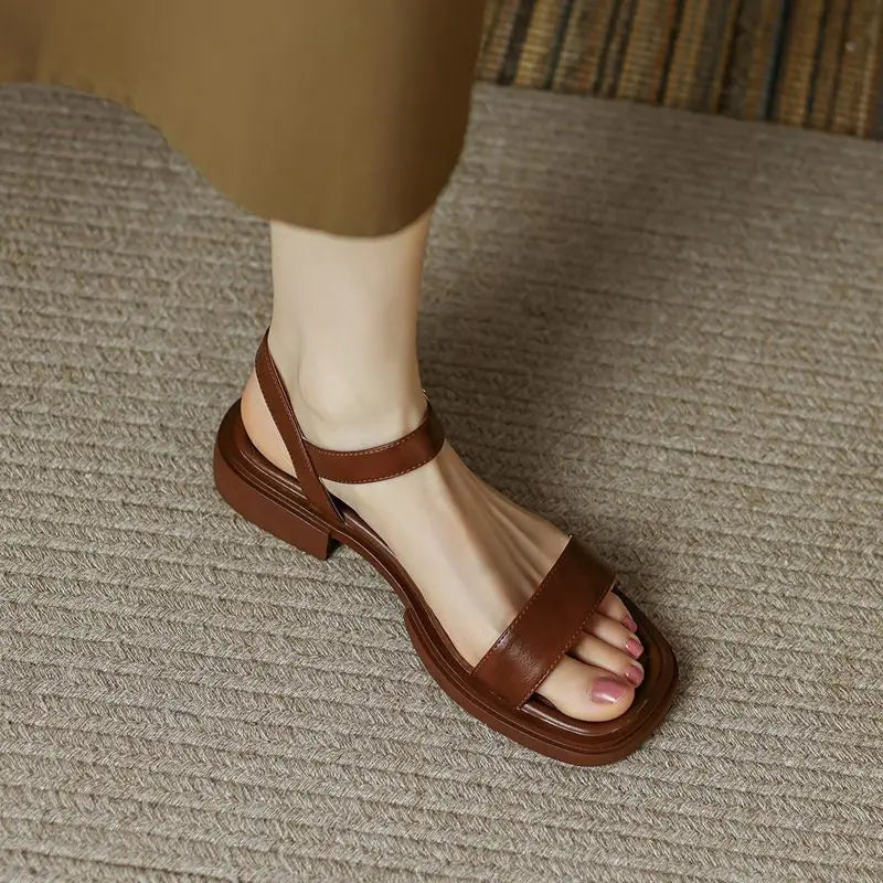 June™ | The leather sandals for a refined and minimalist style