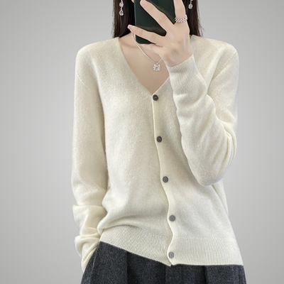CYRA | CLASSIC V-NECK CARDIGAN