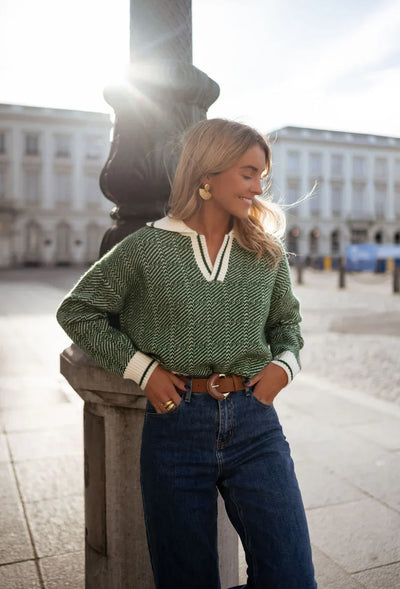 Emilia™ | Green V-neck Sweater with Folded Collar