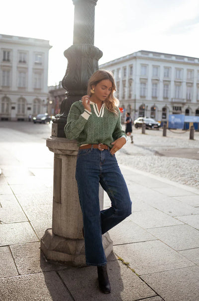 Emilia™ | Green V-neck Sweater with Folded Collar