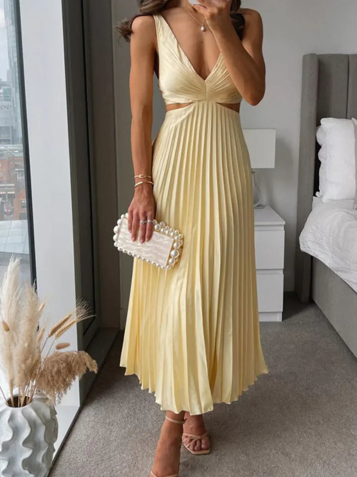 Zampia – Long Dress with Defined Elegance