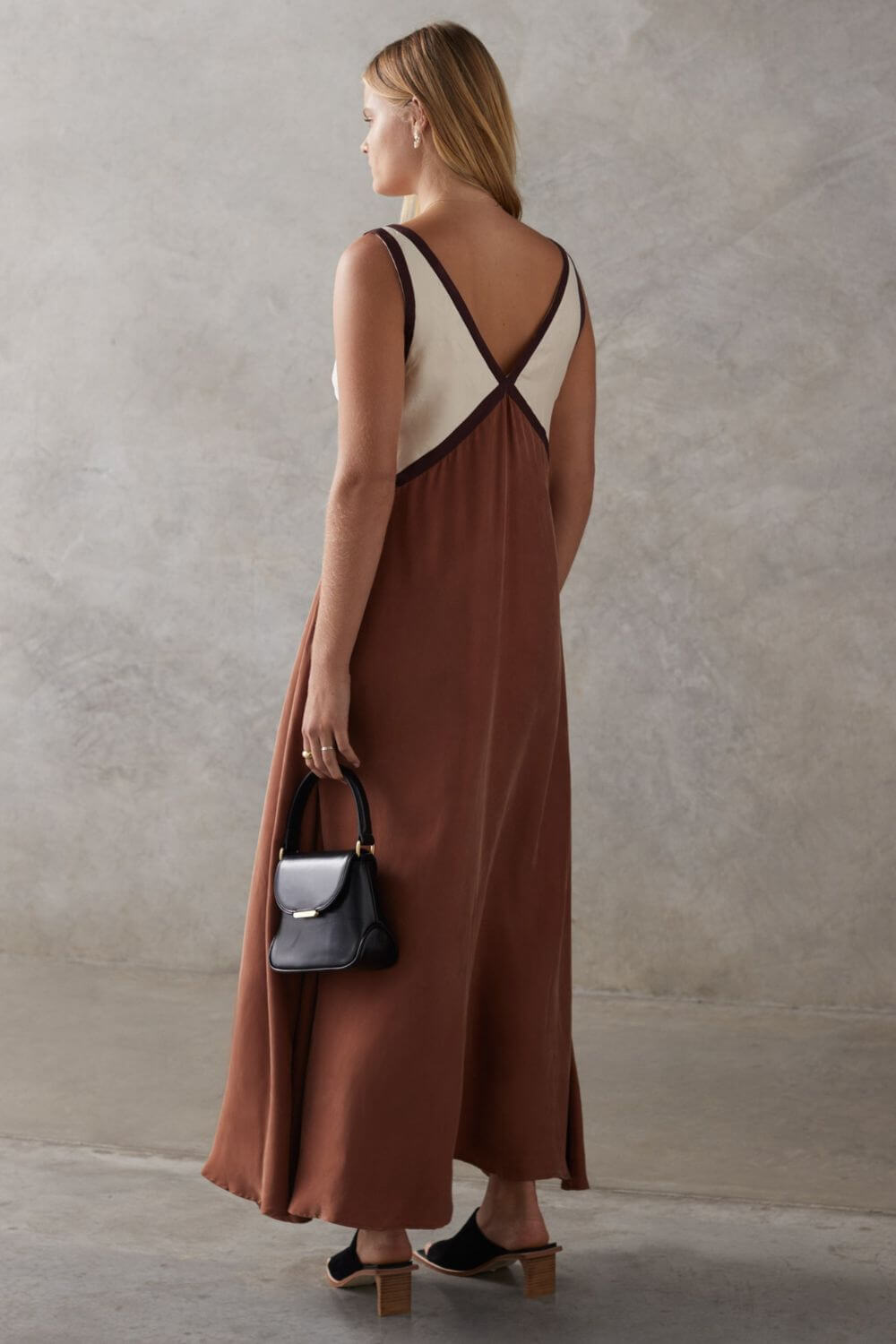 Agate | Midi Dress with Flattering V-Neck in Suede Effect